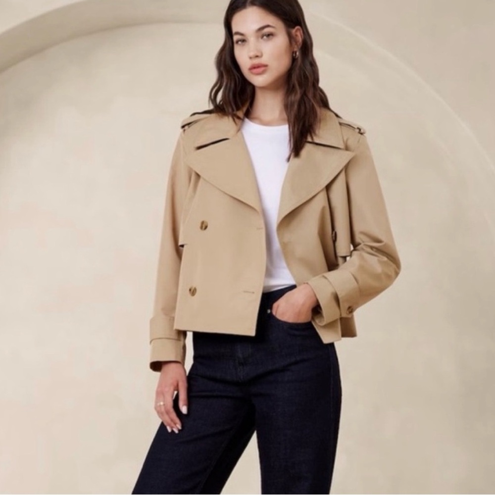 Banana Republic Cropped Tan Women's Trench Coat